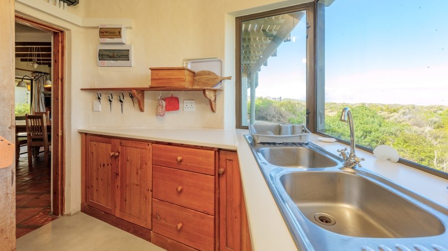 6 Bedroom Property for Sale in Suiderstrand Western Cape